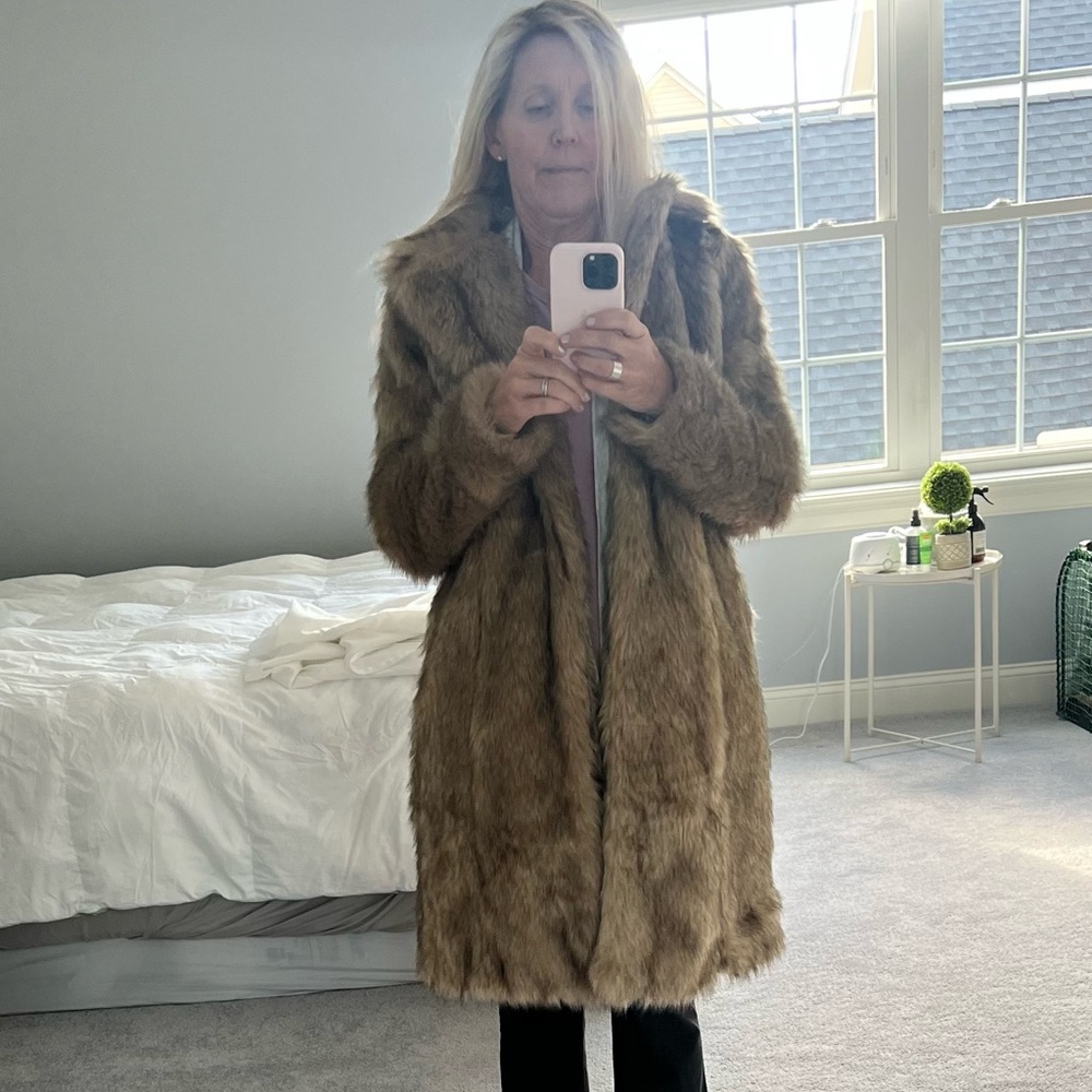 Boohoo Faux fur coat Tall womens size 2 NWT brown/cream - Picture 8 of 8